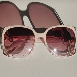 Jessica Simpson Sunglasses GUC